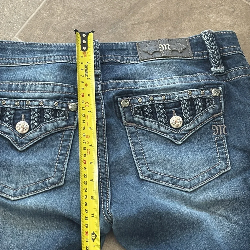 Miss Me 29 signature skinny These are stylish Miss Me bootcut jeans. Like new - Picture 11 of 16